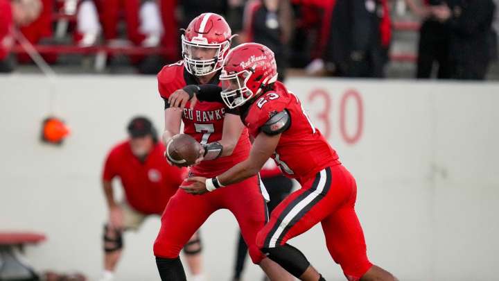 Port Huron football upends rival Marysville in D3 district semifinal