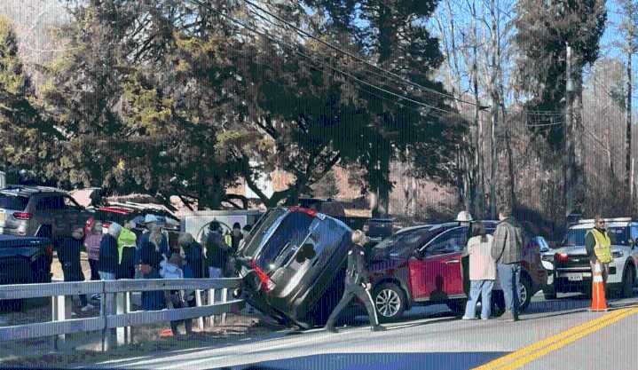 Crash closes Route 9 in Garrison