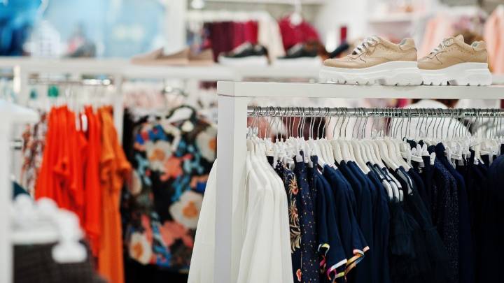 Tienda chilena de ropa llega a Argentina para competir con Shein y Temu: Destacan alternativa low cost y precios ultracompetitivos