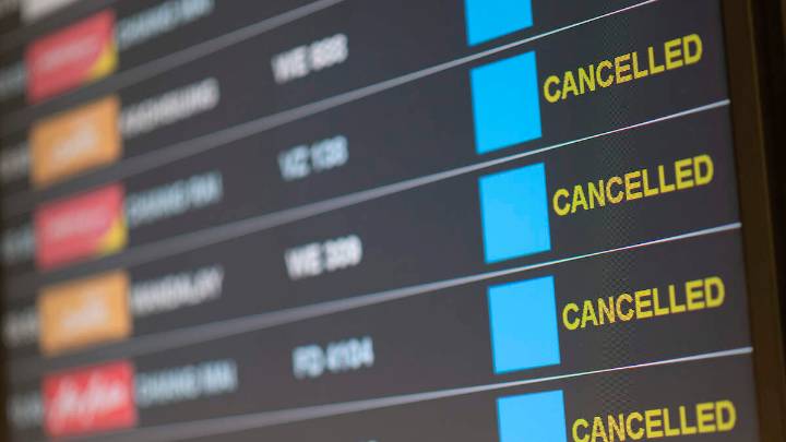 Hundreds Of US Flights Canceled As FAA Reductions Go Into Effect