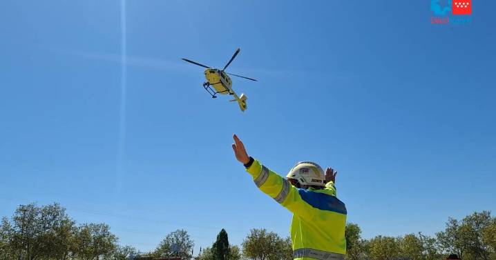 Más de un centenar de sanitarios reciben formación para atender a pacientes críticos en medios aéreos