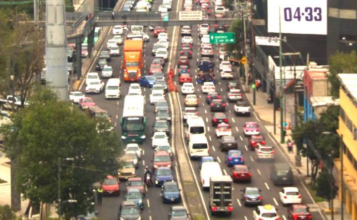 Marchas, paros y eventos afectarán calles de la CDMX este martes. Revisa rutas y evita tráfico