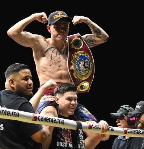 Noche histórica de boxeo con triunfo de Rafael “El Divino” Espinoza