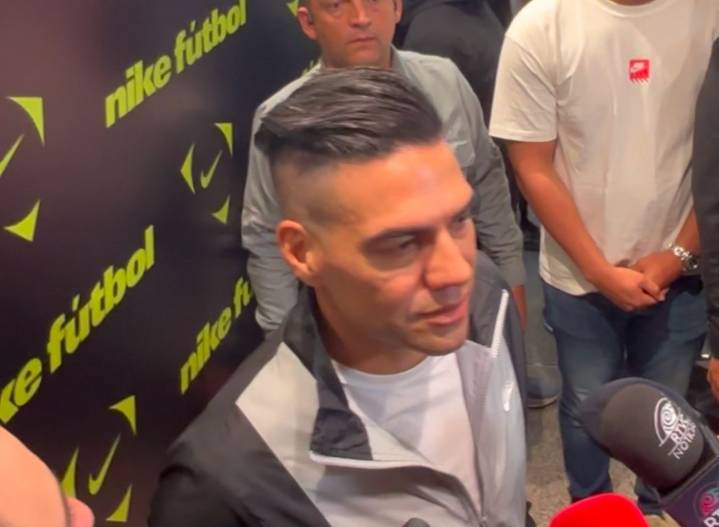 Radamel Falcao Garcia tuvo un encuentro con sus fans en Bogota