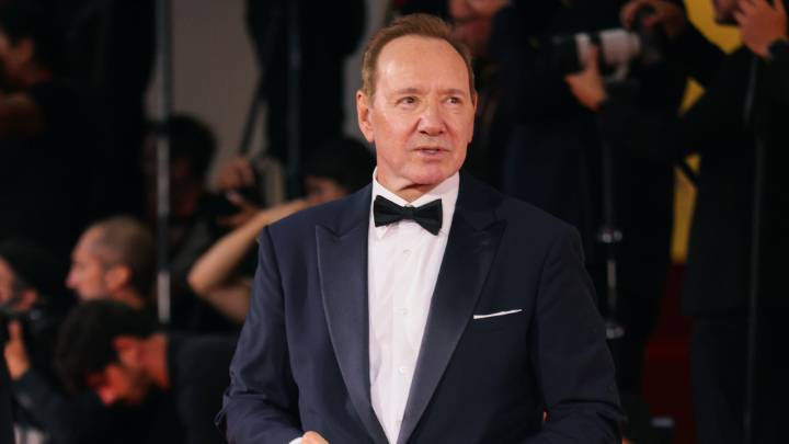 Kevin Spacey claims he is homeless following sexual assault scandal