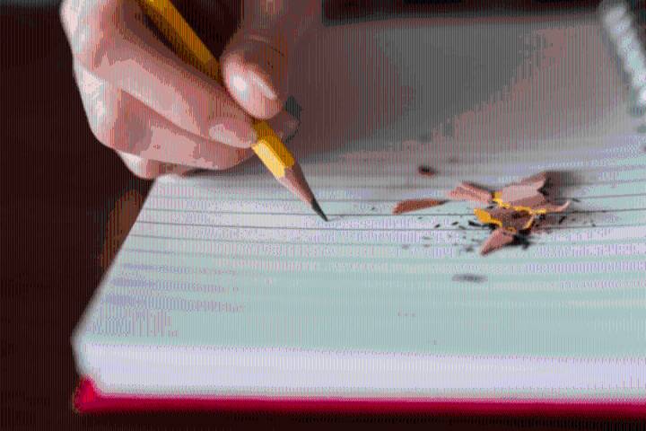 Argentina: Mujer golpea con una cadena a estudiante, en su escuela