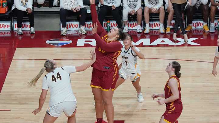 A look at the record-breaking night of Iowa State star Audi Crooks