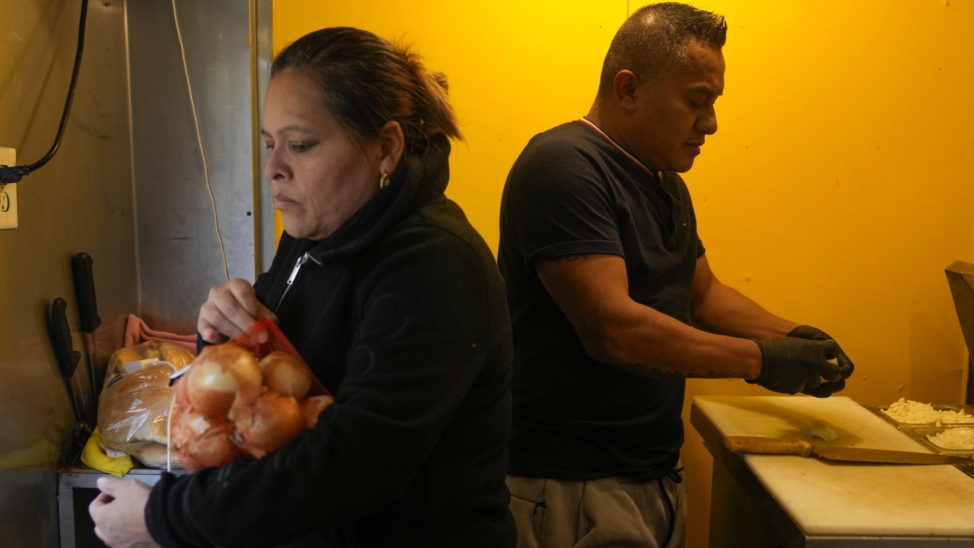 A Chicago street-vendor couple has a defiant response to immigration arrests: Stick to the routine