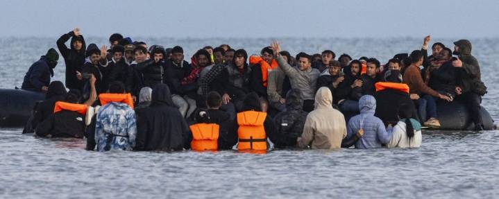 Home Office 'identifies 14 new sites to house up to 10,000 migrants'