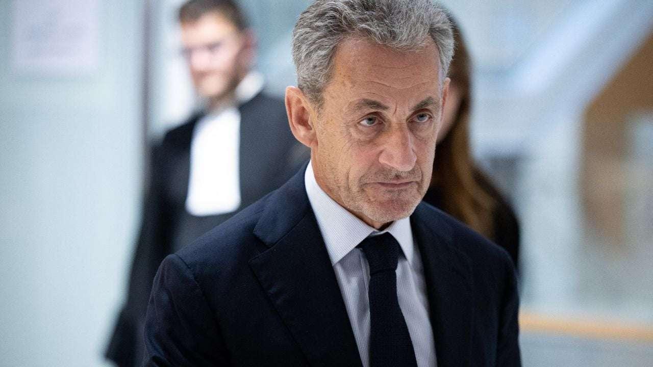 Nicolas Sarkozy, expresidente de Francia, obtiene libertad condicionada