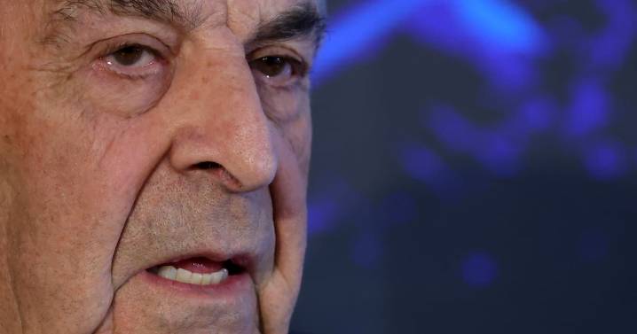 Tribunal Supremo de la DC acuerda suspender la militancia a expresidente Eduardo Frei a raíz de su reunión con José Antonio Kast