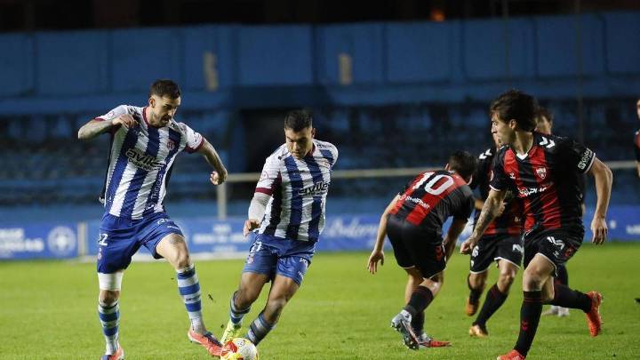 ¿Cómo cree la inteligencia artificial que acabará la temporada el Avilés? Los blanquiazules serían el segundo mejor ascendido de su grupo
