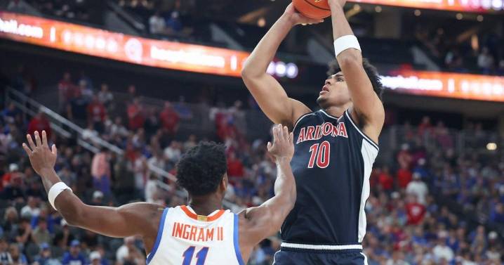 Koa Peat scores 30 as No. 13 Arizona upsets No. 3 Florida in season opener
