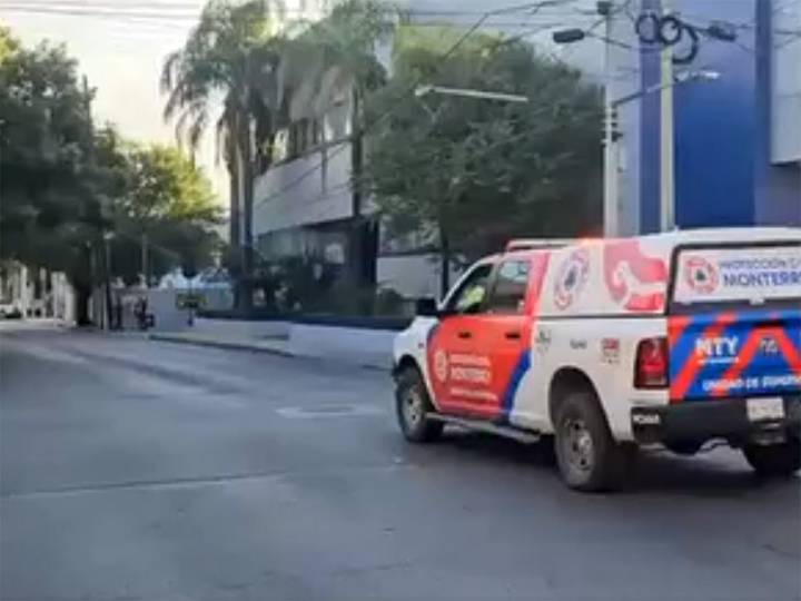 Repartidor de comida rápida muere al chocar contra una camioneta