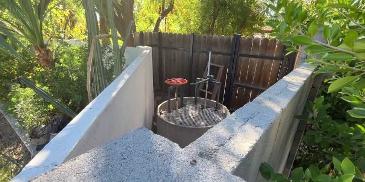 Phoenix utility easement blocked by homeowner’s wall, upsetting neighbors