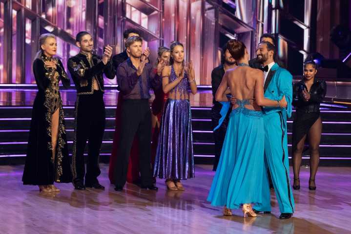 ‘Dancing with the Stars’ contestant battling painful injury going into finale