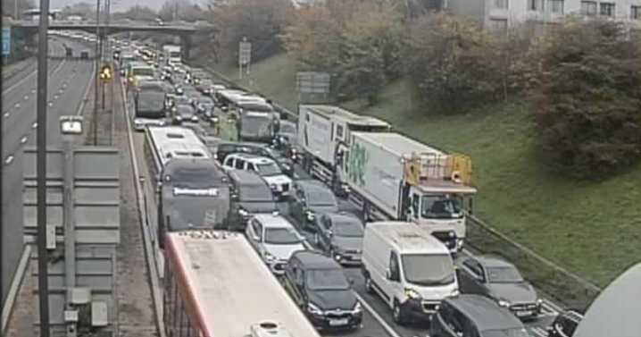M4 traffic LIVE: Heathrow tunnel shut in both directions sparking massive delays
