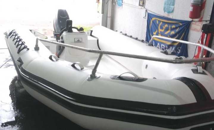 Recuperan en La Adela la lancha robada