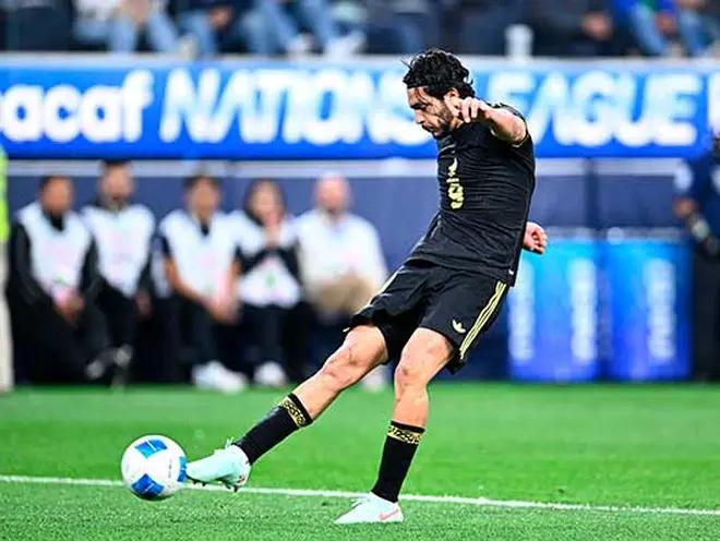 Gol de Raúl Jiménez es elegido el mejor del año en Concacaf