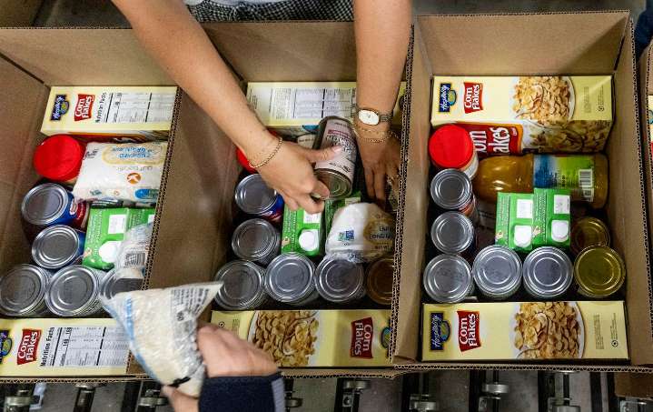 Food Assistance Cuts Conflict With Calls To Raise Nutritional Standards