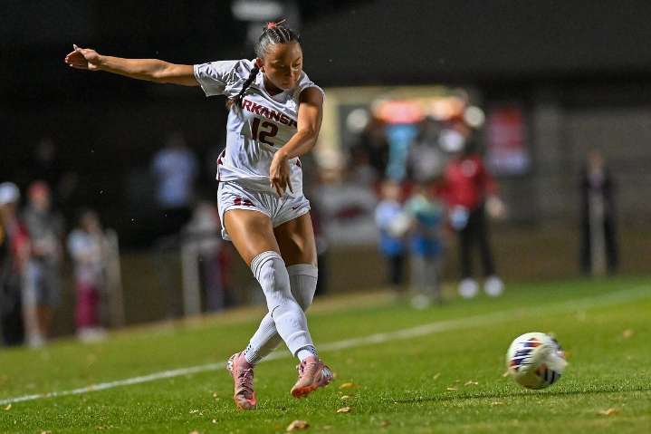 Arkansas soccer team downs Dartmouth, advances in NCAA Tournament