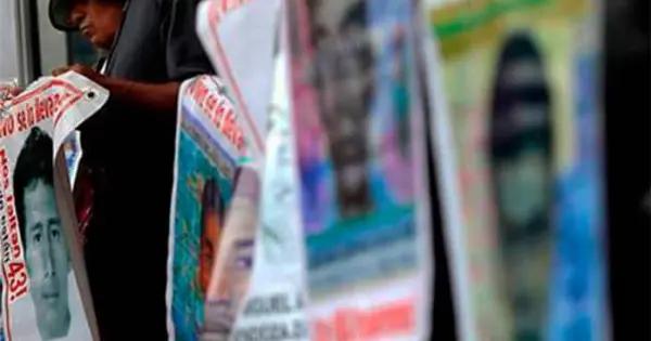 Ayotzinapa: Sheinbaum abre puerta al regreso de expertos del GIEI