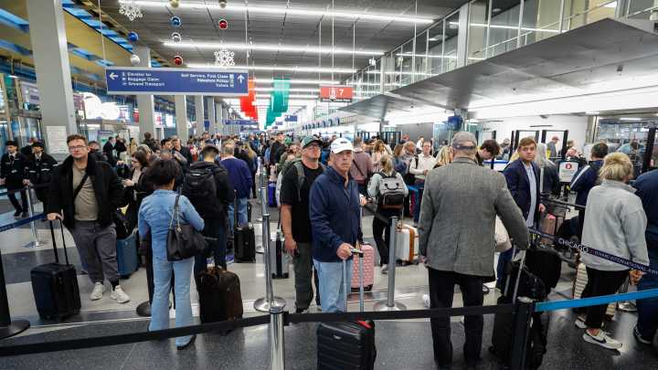 How many flights delayed at O'Hare, Midway? Report ranks most on