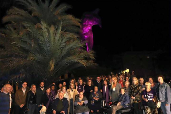 El Minotauro se ilumina de morado para visibilizar el compromiso de Jerez con la igualdad