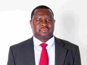 Un político llamado Adolf Hitler triunfa en Namibia: ganó las elecciones por quinta vez consecutiva