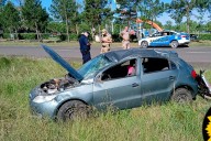 Dos niños y una mujer sufrieron lesiones tras un vuelco en la ruta 14