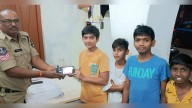 Little boys return lost phone, win hearts of Hyderabad police