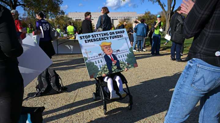 Trump to partly fund SNAP as shutdown talks progress