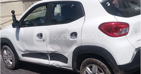 [URGENTE] Fuerte choque en pleno centro: tránsito cortado y alcoholemia positiva