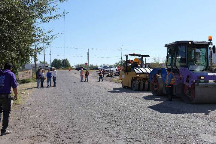El diputado Arturo Zubía da arranque a la rehabilitación del camino del Callejón Lareño