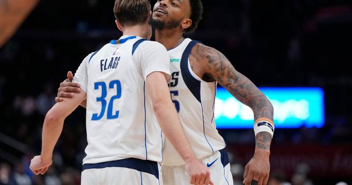 Marshall scores 30, Mavericks snap skid with win over Wizards