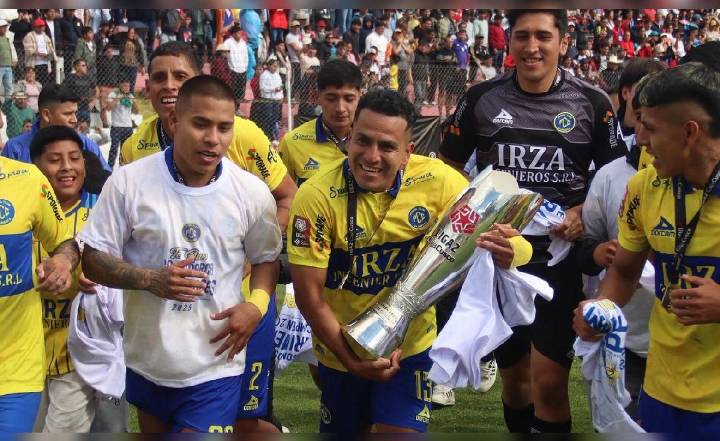 FC Cajamarca jugará el próximo año la Liga 1 luego de derrotar 2-0 a CD Moquegua en la definición por el ascenso