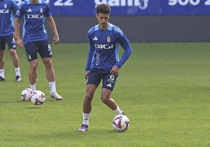 El Real Oviedo afirma estar «tranquilo» ante la denuncia del Málaga por falsear un documento para un patrocinio