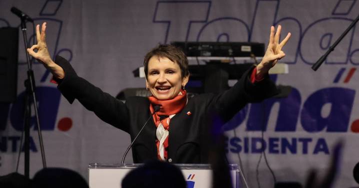 Tohá desata la molestia del PC por sus críticas al rol del partido durante la campaña de Jara