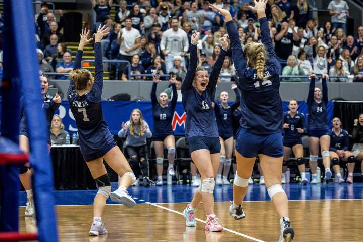 See photos as Fowler sweeps Mendon in MHSAA D4 volleyball final 2025