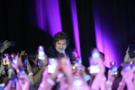 Milei pierde a la cara dialoguista de su gobierno y encumbra a su portavoz en la jefatura de gabinete