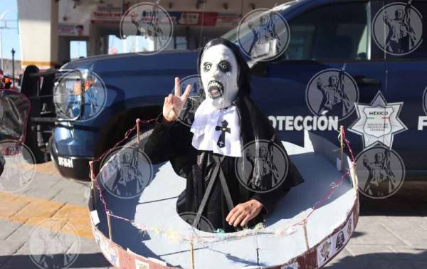 Galería: Cruzan juarenses disfrazados hacia El Paso para Halloween