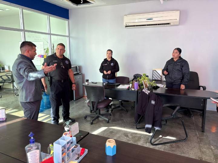 Se presenta Víctor Hugo Soto ante el cuerpo operativo y administrativo de la DSPM Delicias