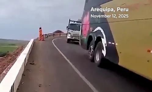 Al menos 37 muertos en un accidente de autobús en Perú