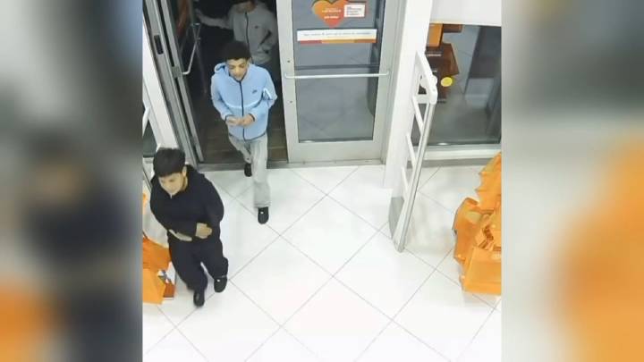 Group of 4 teens accused of threatening Ulta employee with pepper spray