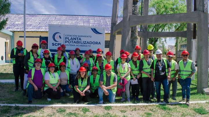 Visita de referentes barriales al Sistema Acueductos