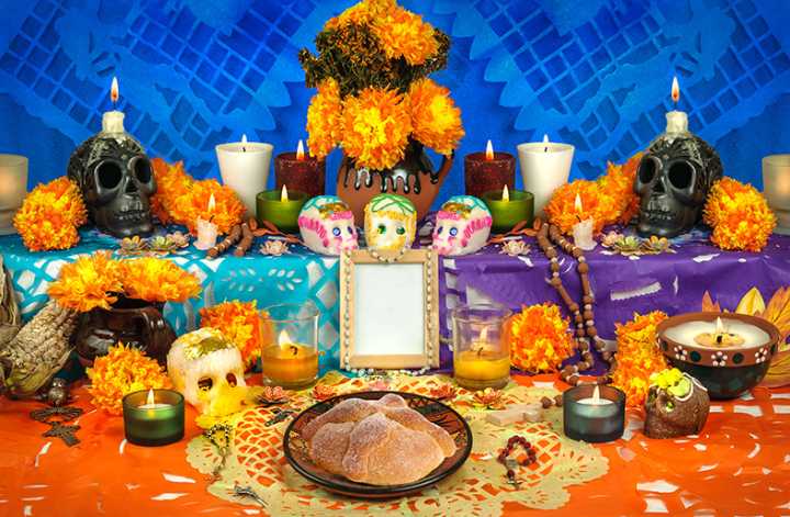 Day of the Dead: How to form an altar?