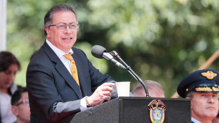 Gustavo Petro Desmiente Alianzas entre el Ejército Colombiano y Disidencias de las FARC