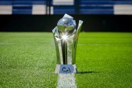 Argentinos Juniors e Independiente Rivadavia de Mendoza se enfrentan en la gran final de...