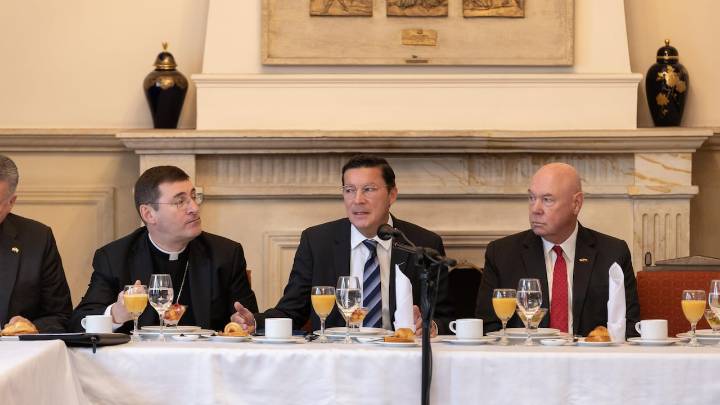 Registrador Hernán Penagos se reunió con el nuncio apostólico