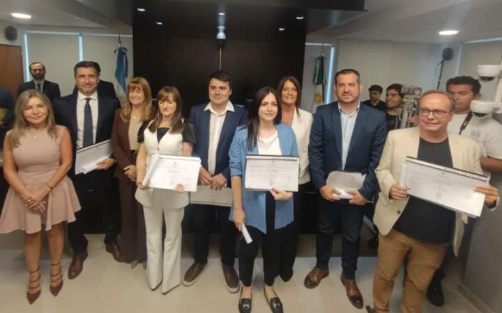 La Junta Electoral Nacional de Chaco entregó diplomas a senadores y diputados electos que asumirán el 10 de diciembre
